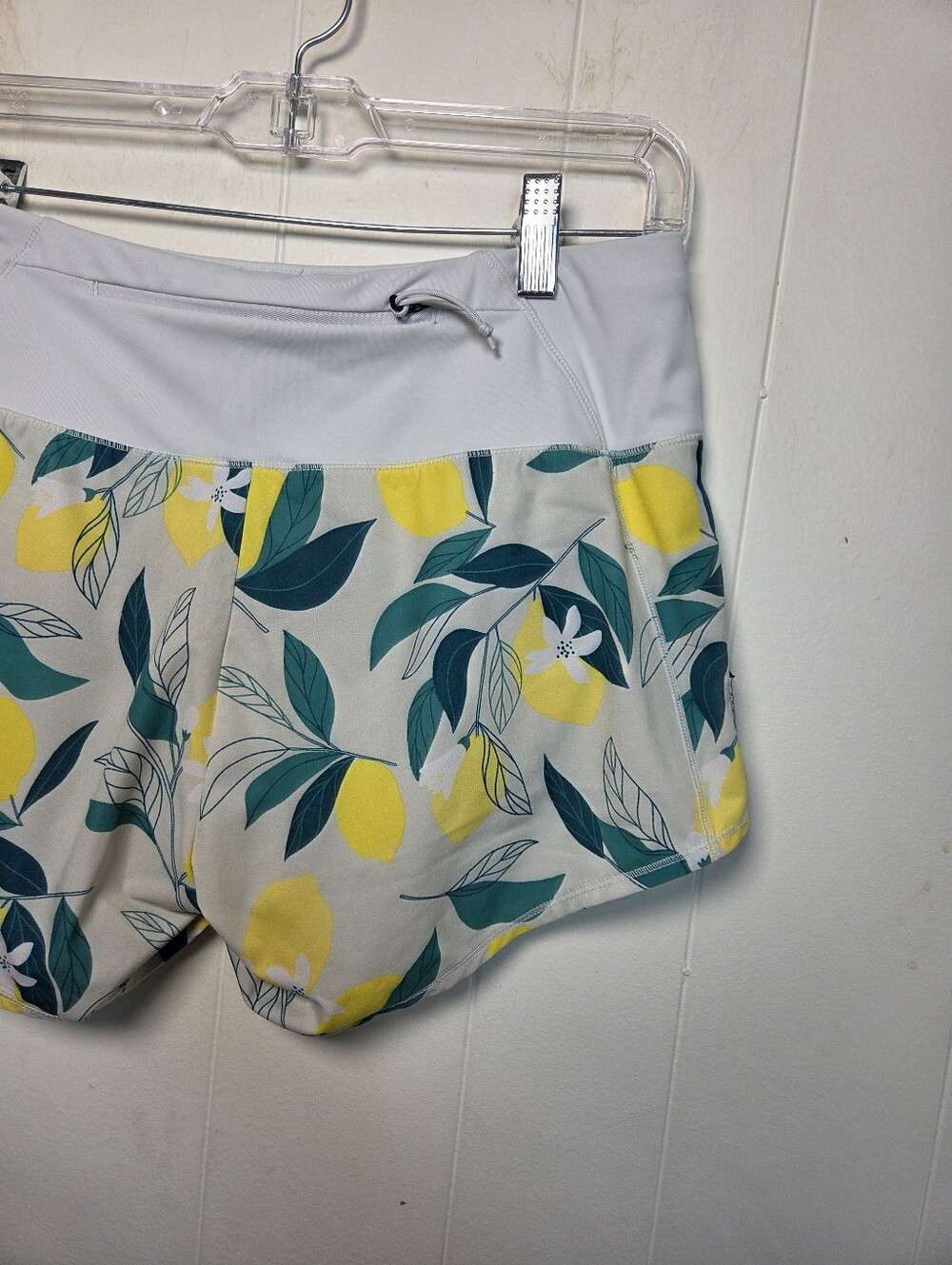 Oiselle Special Edition Roga Running Shorts White Green Lemon Print Size 4 - Picture 9 of 14